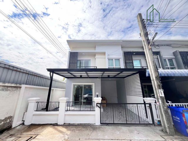 บ้านหลังมุม นิรันดร์ วิลล์ 10 รีโนเวทใหม่ทั้ง หิ้วกระเป๋าเข้าอยู่ได้เลย