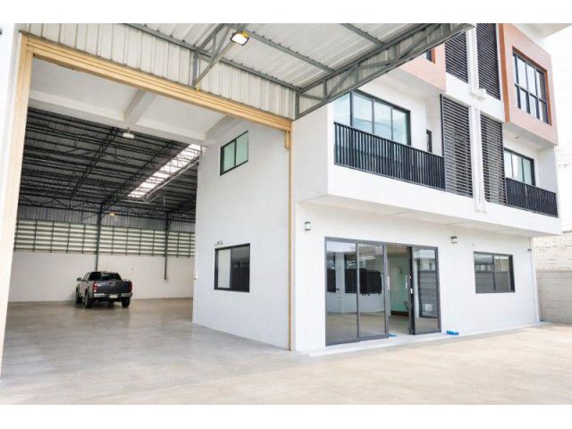 โกดังพร้อมออฟฟิศ 3 ชั้น สร้างใหม่ 4นอน 4 น้ำ 470 ตร.ม. ลำลูกกา คลองสามใกล้ตลาดลำลูกกาพลาซ่า 850 ม.