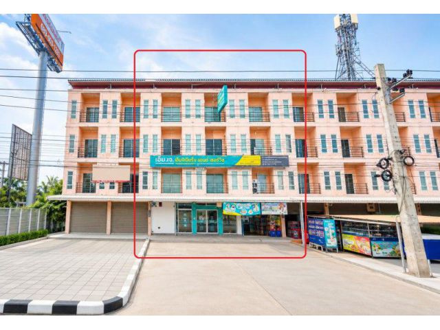รีโนเวทให้ใหม่ ด้านหน้านิคม ปิ่นทอง2 10ม.รพ.สมิติเวช ศรีราชา ให้เช่าขาดทุน 3คูหา 4ชั้น ใกล้ท่าเรือ แหลมฉบัง เจ-ปาร์ค ศรี