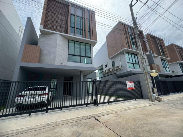 ขายบ้านเดี่ยว 3 ชั้น หมู่บ้านทวีเพชรเกษม กาญจนาภิเษก ราคาพิเศษ ใกล้เดอะมอลล์บางแค (N.2188)