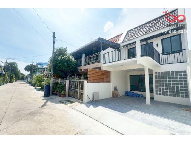 ขายทาวน์เฮ้าส์ 2 ชั้น 22 ตรว. รีโนเวทใหม่ ซอยอ่อนนุช 40 สุขุมวิท 77 ใกล้ BTS