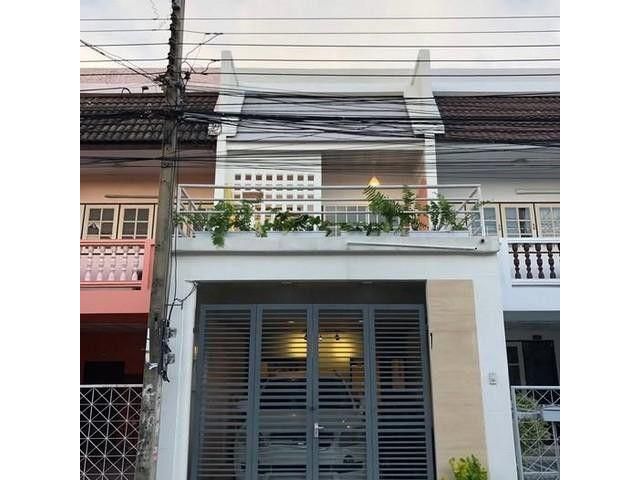 ให้เช่าทาวน์เฮ้าส์ 2 ชั้น หมู่บ้าน คลองจั่นวิลล่า2 ถนนนวมินทร์ รามอินทรา ซอยนวมินทร์ 149 ใกล้Fashion island