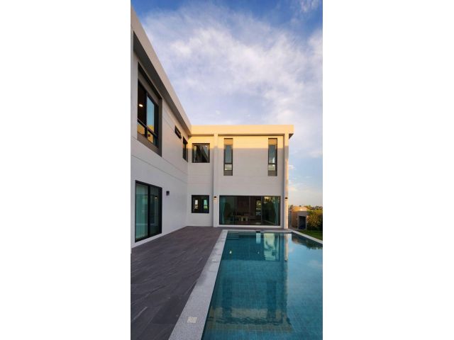 pool villa สร้างใหม่ 6 นอน 5 น้ำ บ้านแสนดี สันผักหวาน