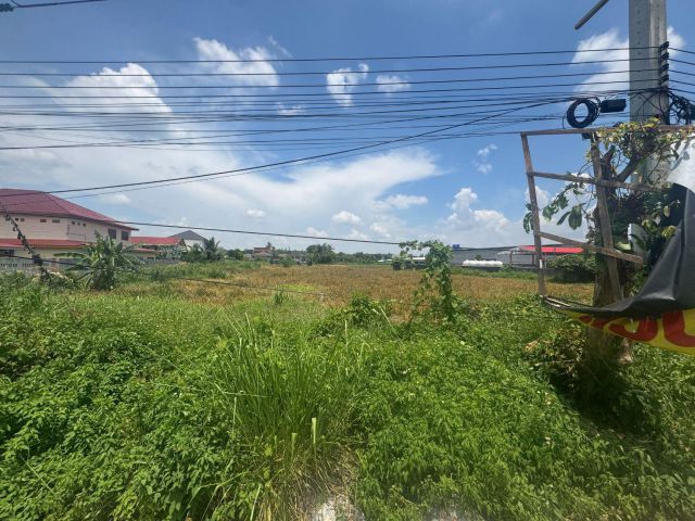 ขายที่ดิน 8 ไร่ 40 วา โฉนด 2 แปลง ติดถนนพหลโยธิน (ทล.1) ใกล้ไดนาสตี้ ไทล์ท็อป สาขาเชียงราย-นางแล ต.นางแล อ.เมืองเชียงรา