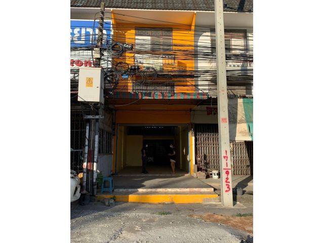 ขายอาคารพาณิชย์ (ติดริมถนนสุขุมวิท) ทำเลดี