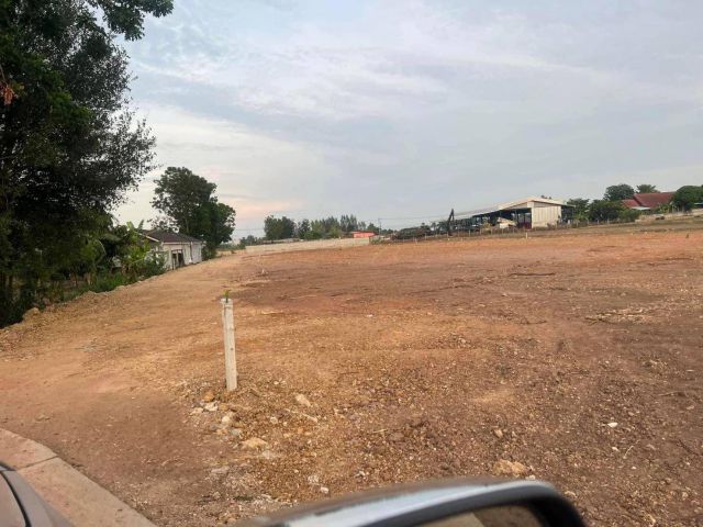L1242 ที่ดินถมแล้ว แบ่งขาย 8 ล็อก เมืองราชบุรี