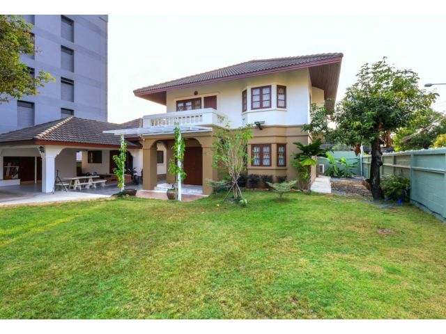 ขายที่ดินพร้อมบ้าน แปลงหัวมุมหายาก! 174 ตร.ว. ลาดพร้าว 35 — ทำเลทองเชื่อมต่อรัชดาภิเษก
