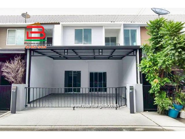ทาวน์เฮาส์ หมู่บ้านเดอะคัลเลอร์ส รังสิต-ลำลูกกา คลอง 4 เนื้อที่ 20.7 ตรว. ใกล้โรงเรียนบีคอนเฮ้าส์แย้มสะอาด