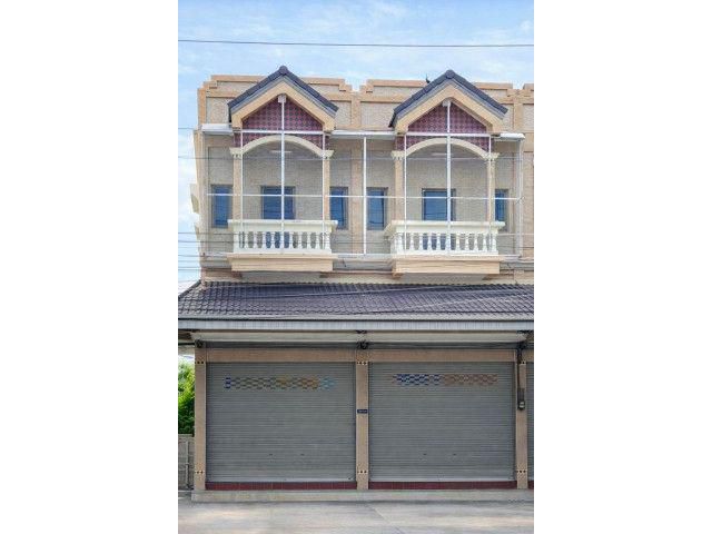 พื้นที่ใช้สอย 170 ตร.ม.อาคารพาณิชย์ 2 คูหาสูง 2.5 ชั้น 4 นอน 4 น้ำ ที่ดิน 48 ตร.ว ทำเลใจกลางเมืองลพบุรี เหมาะค้าขาย.ใกล้