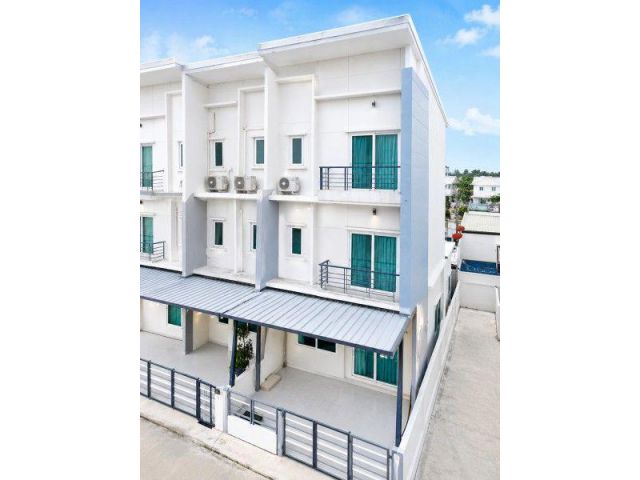 ทาวน์เฮาส์ 3ชั้น หลังมุม 3 นอน 3 น้ำ 190ตร.ม.MRT ตลาดมีนบุรี 900 ม. รามอินทรา-สามวา 4แอร์ บิ๊กซี สุวินทวงศ์ 500ม.