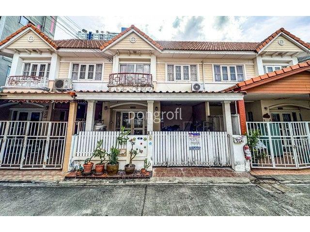 ขายทาวน์เฮ้าส์ หมู่บ้านเปี่ยมสุข รัตนาธิเบศร์ 34 ซ.รัตนาธิเบศร์38 ซอย 1 ติดถนนเมน ใกล้ MRT สะพานพระนั่งเกล้า 3 นอน 19.6