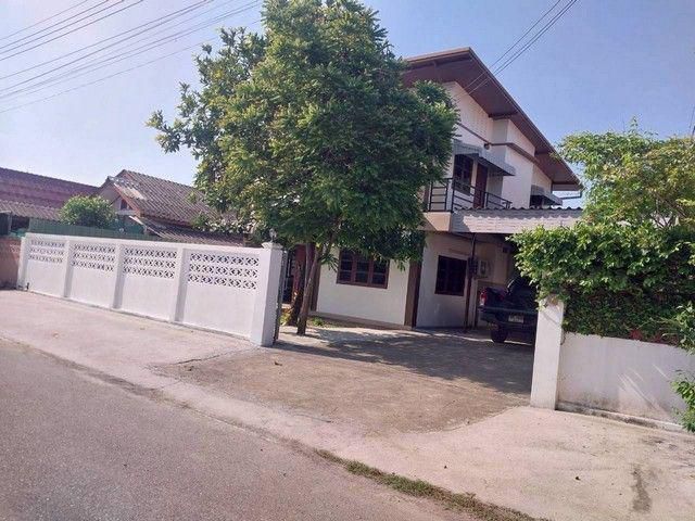 ให้เช่าบ้านโมเดิร์น2ชั้น 100ตรว. 5นอน3น้ำ เช่าลดเหลือ 24,000บ. เฟอร์ครบ เลี้ยงสัตว์ได้ แยกกองทราย บ้านจินดาวิลล่า ต.หนอง