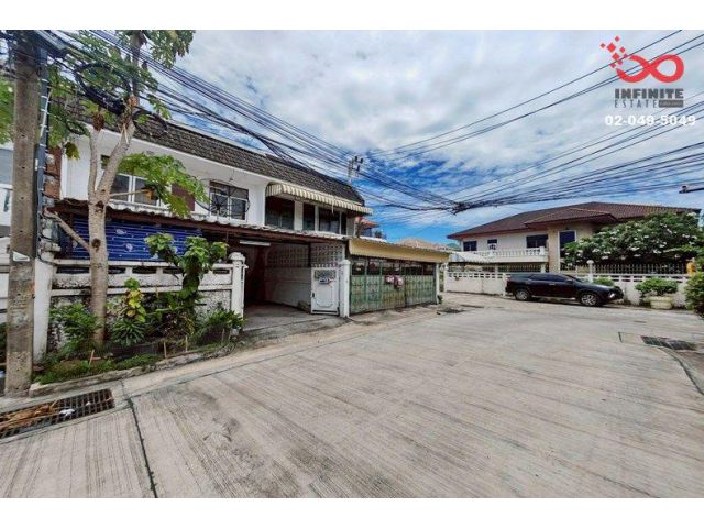 ขายทาวน์เฮาส์ ซอยวิภาวดี 20-ลาดพร้าว 18 หมู่บ้านอยู่เจริญ 2 ชั้น 24 ตร.ว.