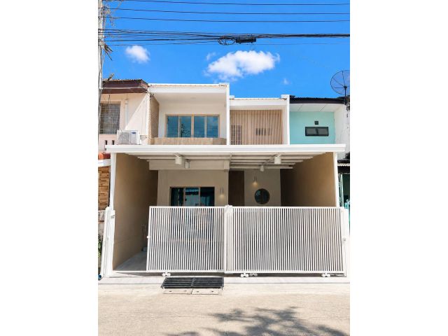 หมู่บ้านพงษ์เพชร แจ้งวัฒนะ14 ทาวน์เฮาส์ 2 ชั้น ตกแต่งใหม่พร้อมอยู่