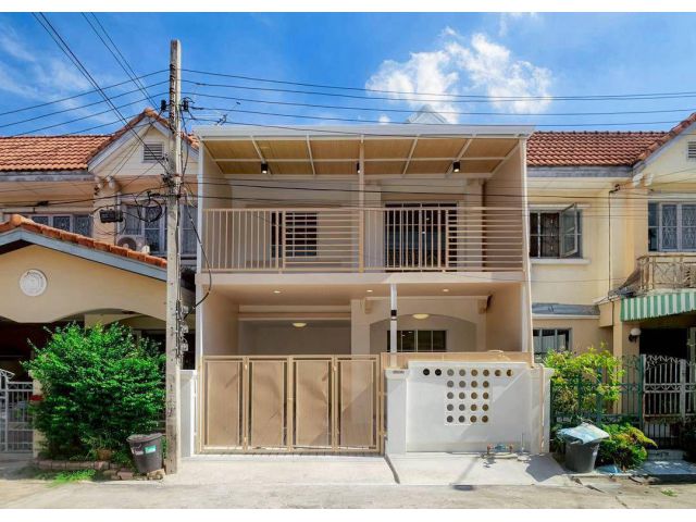 หมู่บ้านบุศรินทร์ บ้านกล้วย-ไทรน้อย ทาวน์เฮาส์ 2 ชั้น โครงการ L&H ใกล้ถนนกาญจนาภิเษก เพียง 1.5 กิโลเมตร