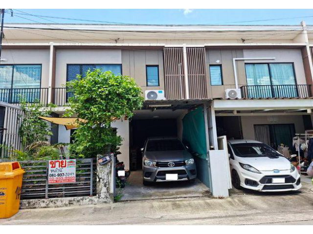 ขายทาวน์เฮ้าส์ หมู่บ้านเดอะคอนเนค สุวรรณภูมิ 3 เนื้อที่ 18.2 ตร.ว. 2 ชั้น 3 นอน 2 น้ำ