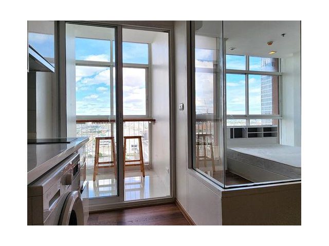 ขายพร้อมผู้เช่า สุดยอดทำเล ติด BTS บางนา 1-Bed วิวโล่ง ราคาน่ารัก The Coast Bangkok