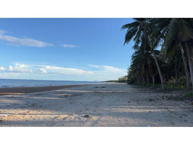 ต้องขายขายทีดินติดชายหาดทรายขาวมากๆจำนวล48ไร่ต้องการขายไร่ละ4ล้าน