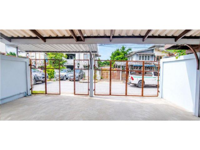 ซิตีลิงก์ พระราม 9-ศรีนครินทร์ บ้าน 4นอน 50 ตร.ว. 200 ตร.ม. มีรถสองแถวผ่าน BigC Mini 7-11