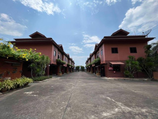 ขายโรงแรม 35 ห้อง ถนนสุขุมวิท ต.สุรศักดิ์ อ.ศรีราชา จ.ชลบุรี