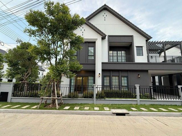 ให้เช่าบ้านเดี่ยว Centro บางนา หลังมุม 4 ห้องนอน พื้นที่ใช้สอย 303 ตร.ม. เฟอร์นิเจอร์ครบ พร้อมเข้าอยู่ ใกล้ Mega Bangna