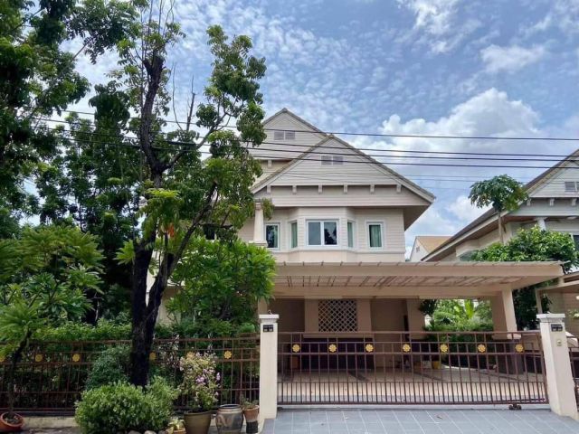 ขายบ้านเดี่ยวพัฒนาการ 30 ติดหมู่บ้านปัญญา บ้านหลังใหญ่พร้อมที่ดิน 100ตร.ว 4ห้องนอน เข้าออกได้สุขุมวิท 77 พัฒนาการ พระราม