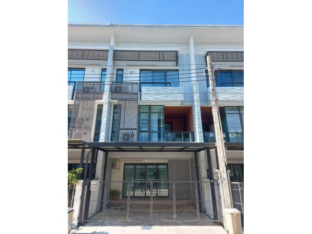 ให้เช่า ทาวน์โฮม 3 ชั้น หมู่บ้าน Plex Bangna Village (ติดริมถนน บางนา-ตราด กม.5)