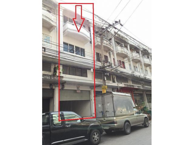 ขายอาคารพาณิชย์ ซ.ร่มเกล้า 16 ขนาด 16 ตร.วา (3.5 ชั้น) เหมาะอยู่อาศัย หรือค้าขาย เข้าจากปากซอยเพียง 150 เมตร
