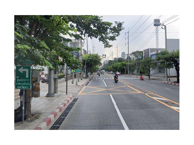 ขายที่ดินพร้อมสิ่งปลูกสร้าง ซอยปรีดีพนมยงค์ 26 ใกล้ St Andrews International School Bangkok
