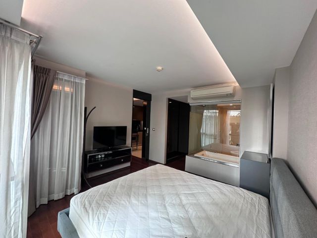 For rent condo  The Address sukhumvit 61 Fully Furnished  (S15-17984)