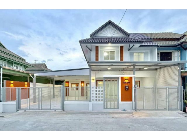 หมู่บ้านพฤกษา19  วัดลาดปลาดุก บ้านแฝด 2 ชั้น ตกแต่งใหม่พร้อมเฟอร์นิเจอร์ จอดรถในบ้านได้ถึง 3 คัน