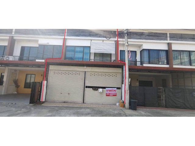 **ขายบ้านทาวน์เฮ้าส์ 2 ชั้น เทำเลดี ในตัวเมืองสุพรรณบุรี เนื้อที่ 24ตรว.