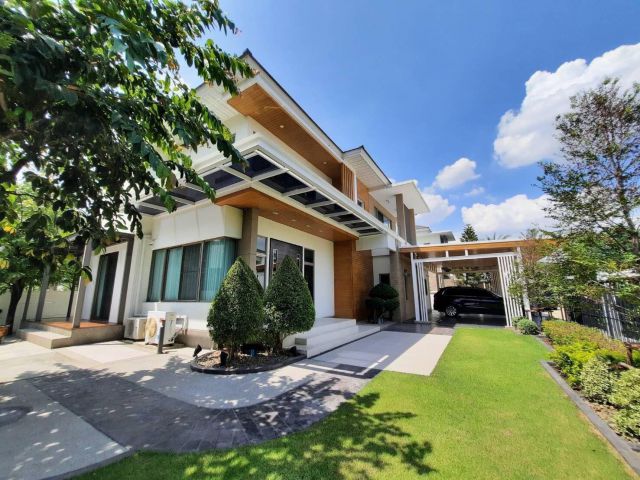 For Rent/Sale: Detached House in Perfect Masterpiece Chaengwattana Village (Opposite SISB International School Nonthabur