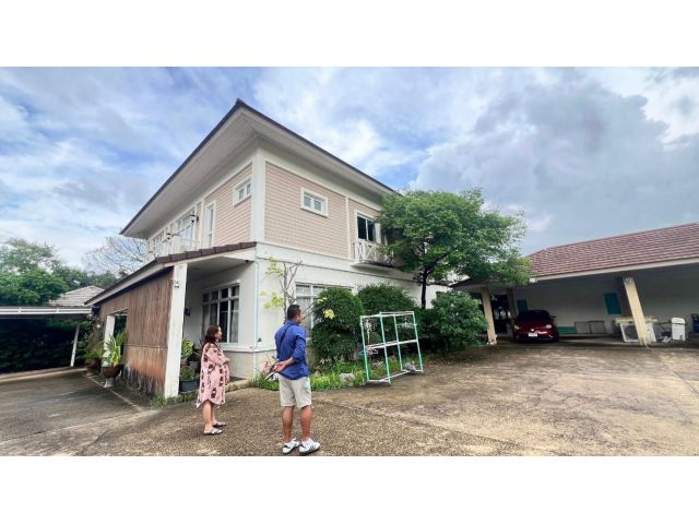 บ้านพร้อมที่ดินโครงการหมู่บ้านบางแสนมหานคร 320ตรว. ขาย 40ล้าน ต.แสนสุข อ.เมือง จ.ชลบุรี  บ้านหลังใหญ่2ชั้นสร้างเอง