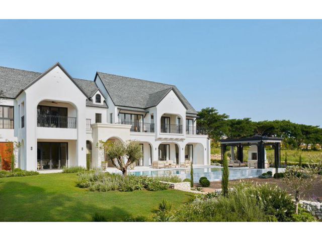 ขายบ้านพักตากอากาศ 2 ชั้น Pool Villa โครงการ Tribeca Place Khao Yai เนื้อที่ 2 ไร่ 32 ตารางวา 5 ห้องนอน