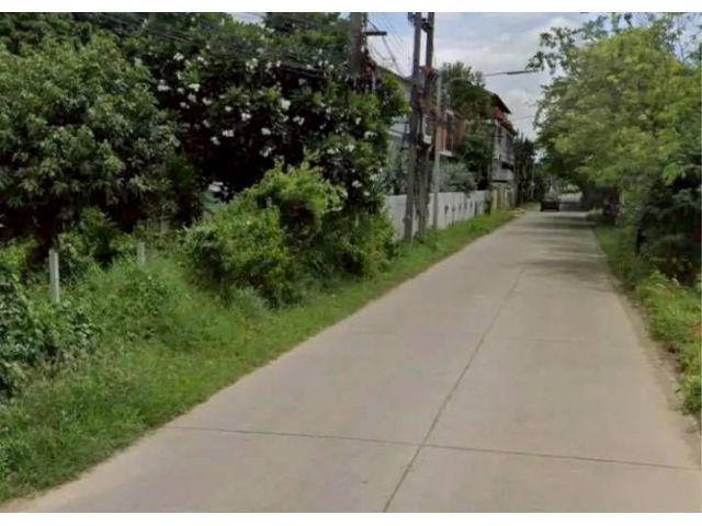 ขายที่ดินตำบลแม่เหียะหน้าหมู่บ้านสุจิตราพร้อมโอน