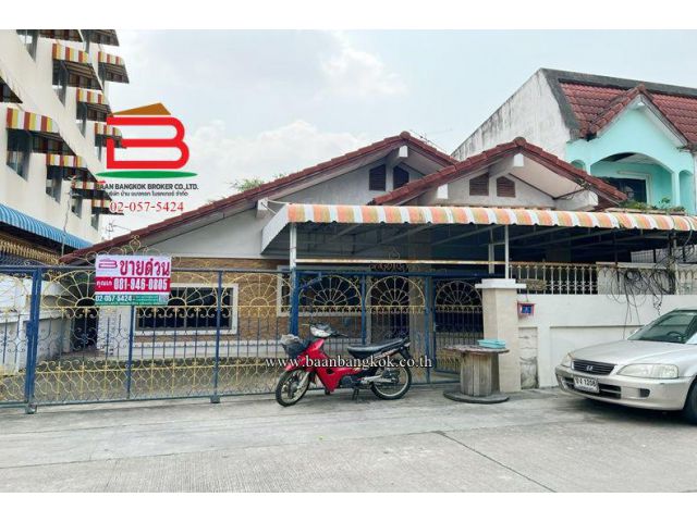 บ้านเดี่ยว หมู่บ้าน ชุมชนเดชเจริญ 2 (ซอยลำลูกกา 6) เนื้อที่ 48 ตรว. ถนนพหลโยธิน อำเภอลำลูกกา จังหวัดปทุมธานี
