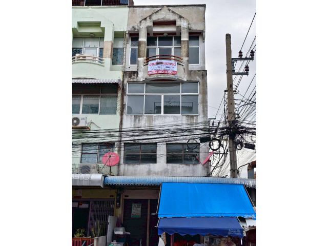 ขาย! ตึกแถวทำเลทอง หลังมุม ปากซอย 2 หมู่บ้านพงษ์ศิริชัย 4 (เพชรเกษม 81)