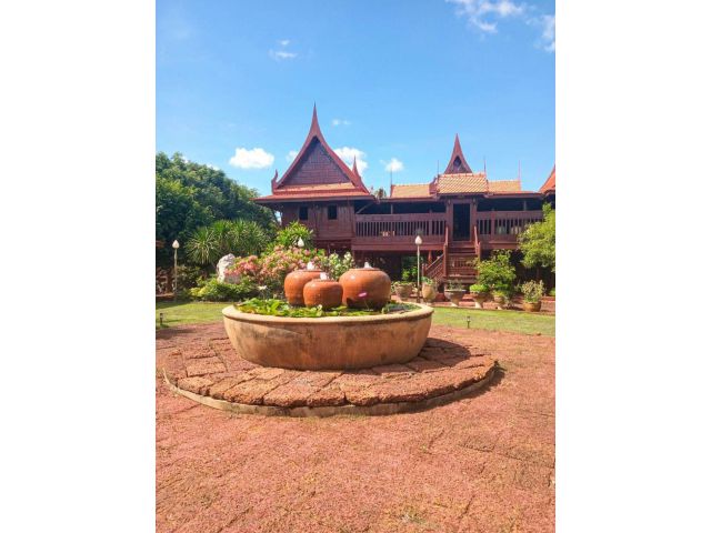 ขายบ้านเรือนไทยสุดงดงาม