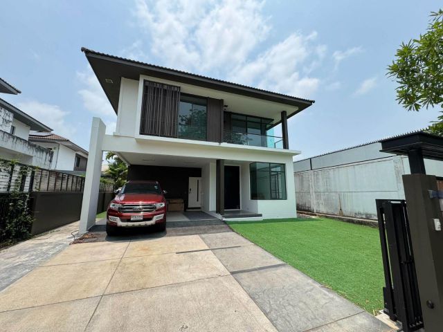 040769-1 ให้เช่า มัณฑนา อ่อนนุช - วงแหวน 4  หน้าบ้านทิศใต้ ลมดี หลังมุม