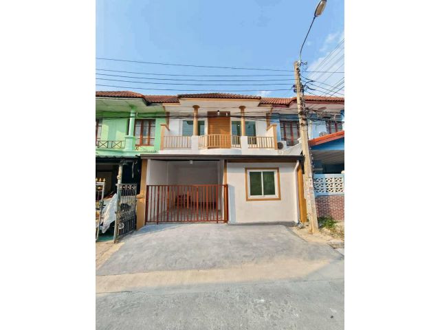 หมู่บ้านบัวทอง4 (คุณาภัทร) ถนนบ้านกล้วย-ไทรน้อยบางบัวทองทาวน์เฮ้าส์ 2 ชั้น รีโนเวทใหม่ พร้อมอยู่
