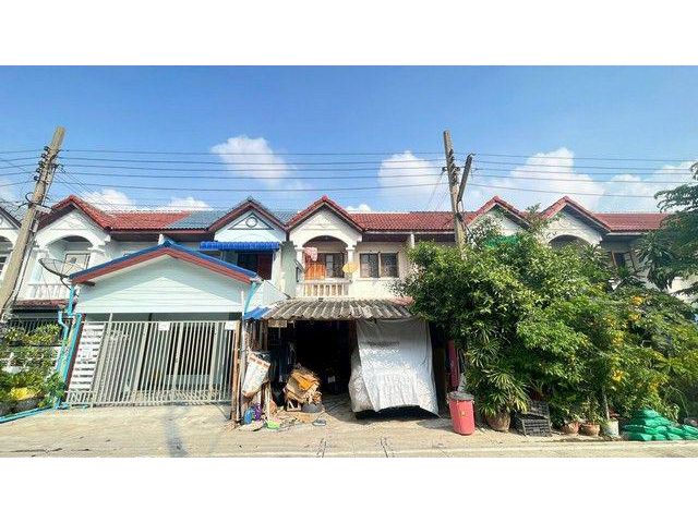 หมู่บ้านจิตรัตนา บางบัวทอง - สุพรรณบุรี จ.นนทบุรี ขายทาวน์เฮ้าส์ 2 ชั้น ราคาเบาๆ พร้อมอยู่!