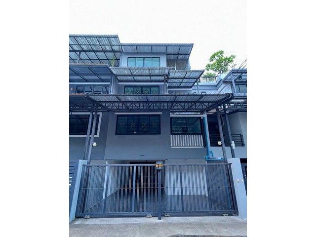 ให้เช่าโฮมออฟฟิศ 3 ชั้น 8 ห้องทำงาน 5 ห้องน้ำต่อเติมดาดฟ้า ลาดพร้าว 41 เหมาะทำสำนักงาน Home Office ธุรกิจออนไลน์ (RT997)
