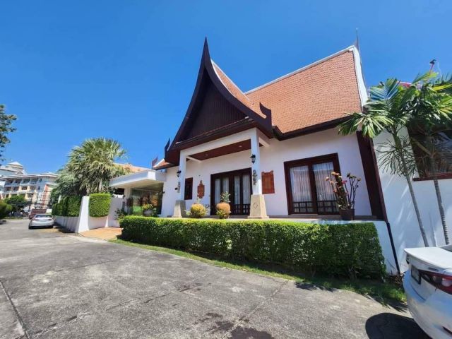 SIRINTHARA Luxury Contemporary Thai Pool Villa Nai Harn Beach • Rawai • Phuket