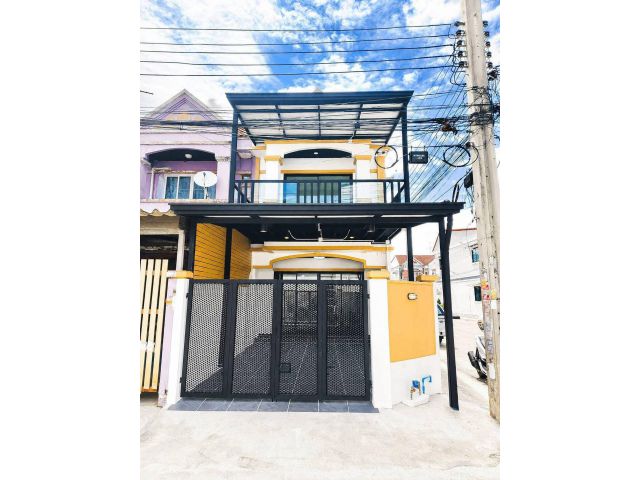 หมู่บ้านลภาวัน5 ท่าอิฐ-ไทรม้า ทาวน์เฮาส์ 2 ชั้น หลังมุม ตกแต่งใหม่พร้อมอยู่ มีระเบียงด้านหน้า