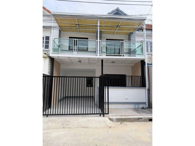 หมู่บ้านบัวทอง4 (คุณาภัทร) ถนนบ้านกล้วย-ไทรน้อยบางบัวทอง ทาวน์เฮ้าส์ 2 ชั้น ตกแต่งใหม่