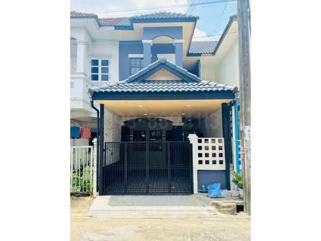 ขายทาวน์เฮ้าส์ 2 ชั้น มบ.ศรีธราวรรณ สายไหม เนื้อที่ 21 ตรว 3นอน 2น้ำ รีโนเวทใหม่ ฟรีเฟอร์ฯ ครบชุด เข้าอยู่ได้ทันที