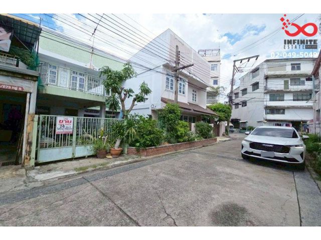 ขายทาวน์เฮาส์ 2ชั้น 28ตรว. ถนนนวมินทร์ หมู่บ้านปรีชา 2 นวมินทร์ 65 ใกล้ MRT บางกะปิ