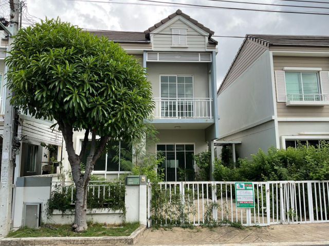 ขายบ้านแฝดราคาพิเศษ หมู่บ้านเดอะวิลเลจ บางนา กม.10