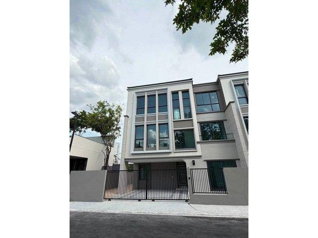 รหัสC7206 ให้เช่าบ้านใหม่ 3ชั้น โครงการบ้านกลางเมือง คลาสเซ่ รัชโยธิน